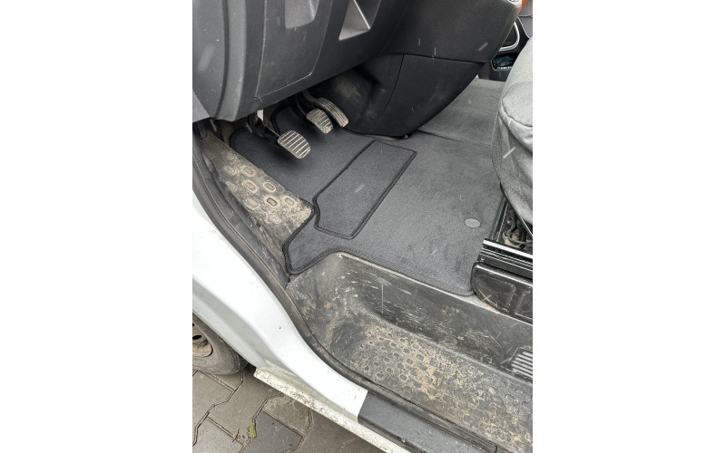 Автомобильные коврики на Renault Trafic 3 2014 – 3-местная кабина, ворсовые Премиум